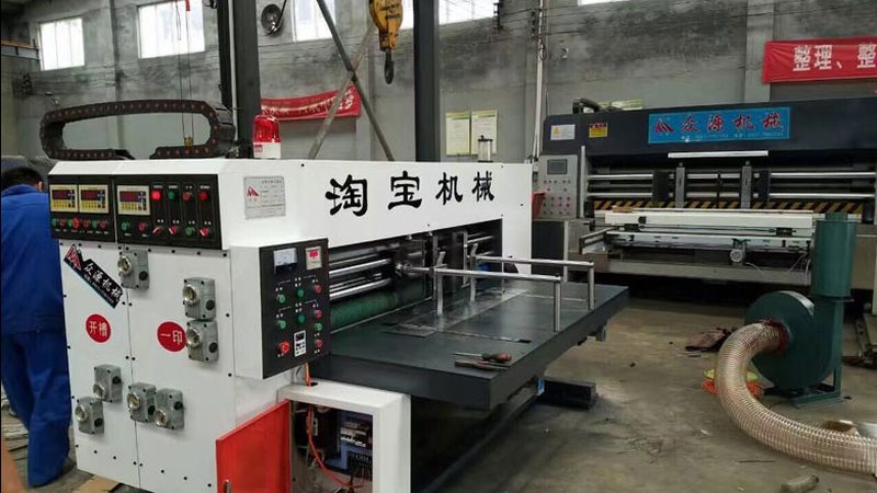 在选择名片数码印刷机时，需根据实际需求和预算综合考虑以下因素：